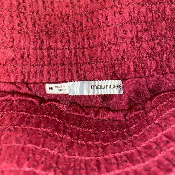 Maurices Wine Floral Eyelet Shorts (M) - Picture 6 of 6